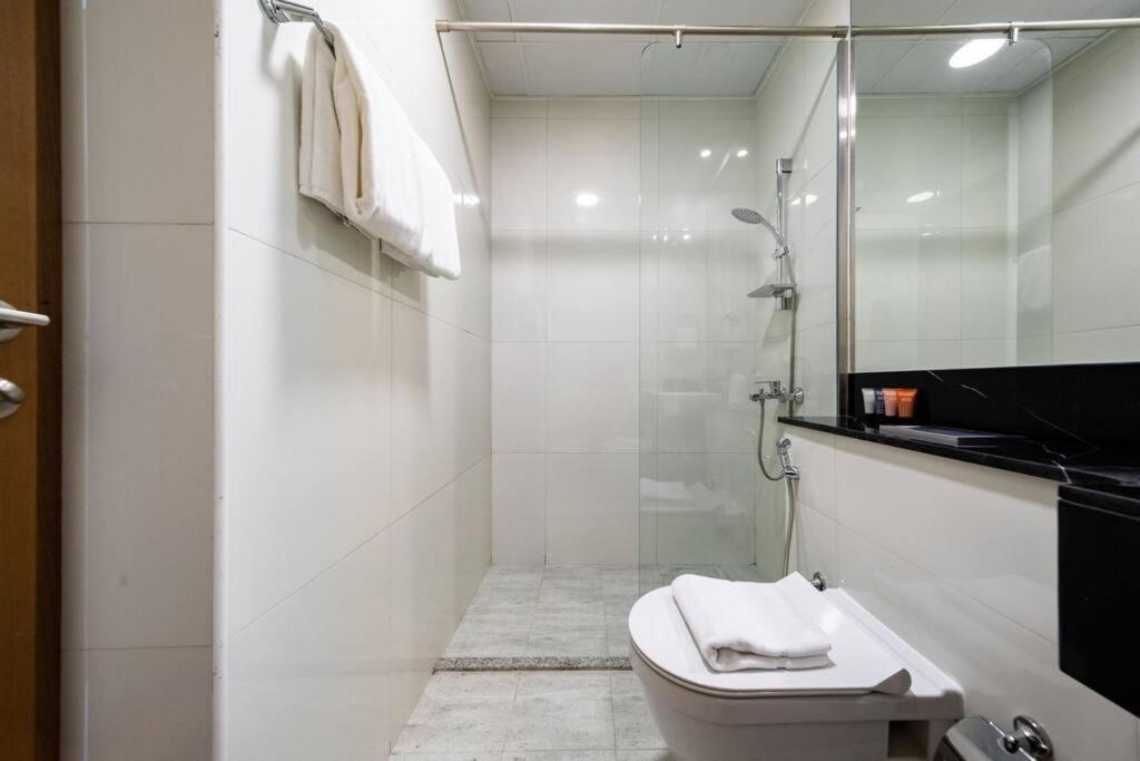 Millennium Binghatti, Business Bay - Mint Stay ドバイ エクステリア 写真